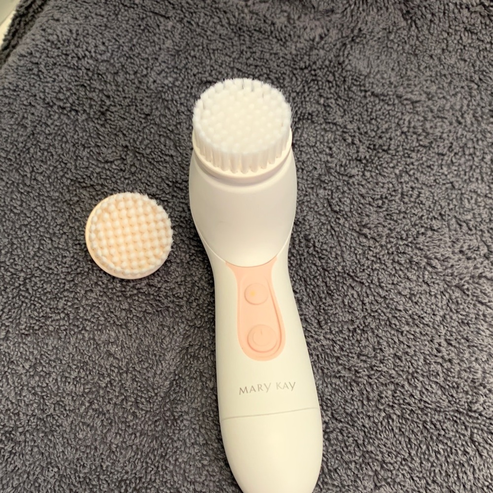 Mary Kay Pink and White Cleansing Brush